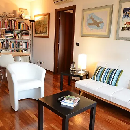 Private Park-15Mindowntown, 4 Pax, Aircond Apartman Mestre